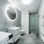 Rentero Warm & Cozy In Prague, By The River Apartamento Praga